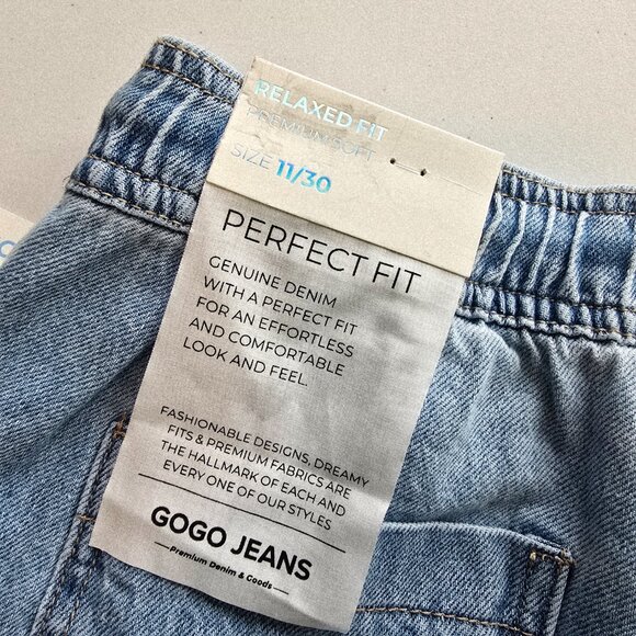 NWT Gogo High Rise Wide Leg Jeans Relaxed Light Wash Size 30 - Picture 3 of 9